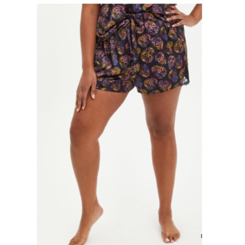 TORRID Dream Satin Lace Trim Sleep Shorts Size 4